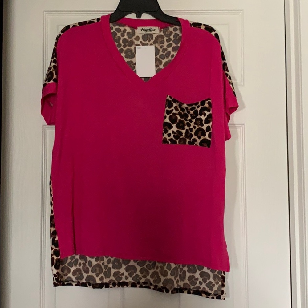 Women’s pink leopard print hi-low top